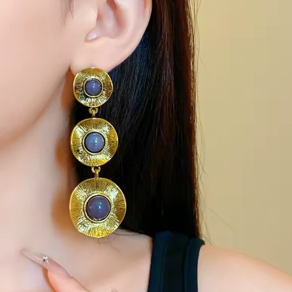 Zara Elegant Gold Black Statement Earrings - Picture 5 of 6